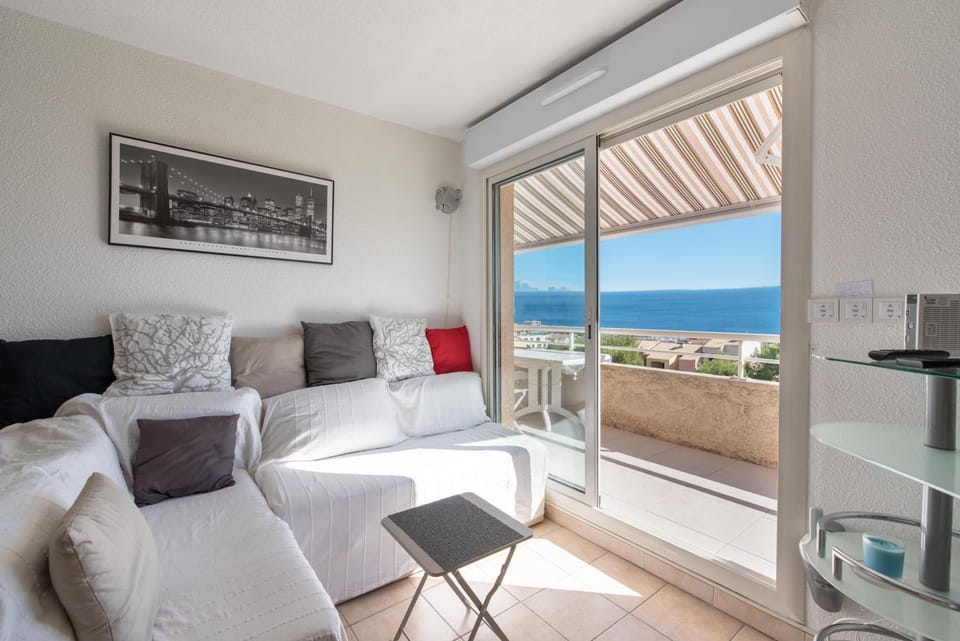 View (from property/room), Living room, Sea view