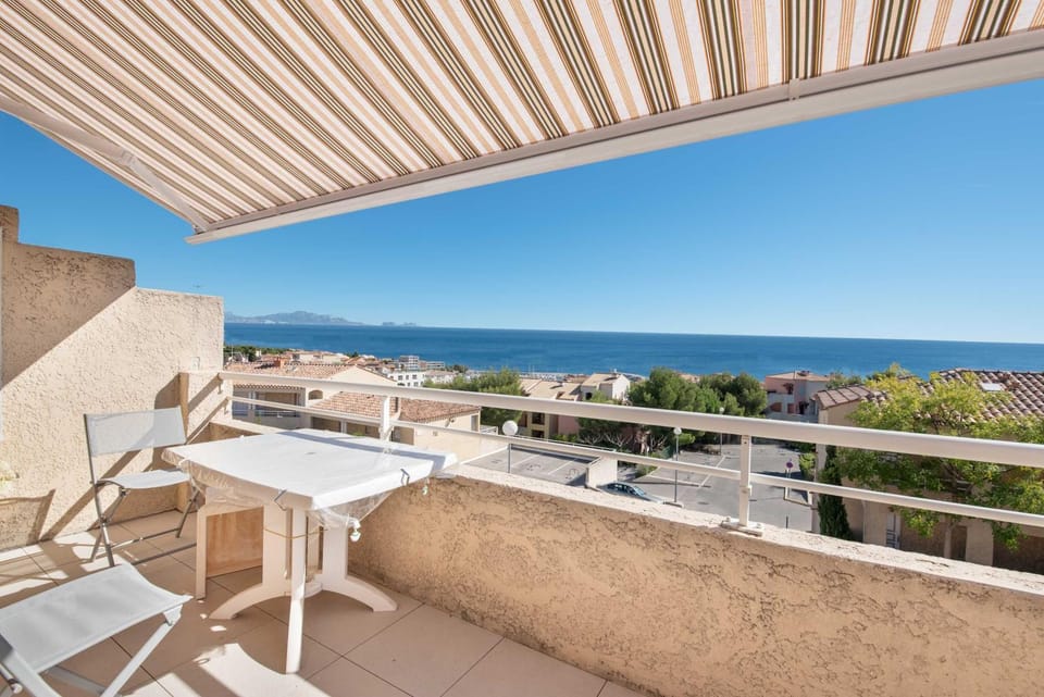 Patio, Day, Natural landscape, View (from property/room), Balcony/Terrace, Balcony/Terrace, Dining area, Sea view