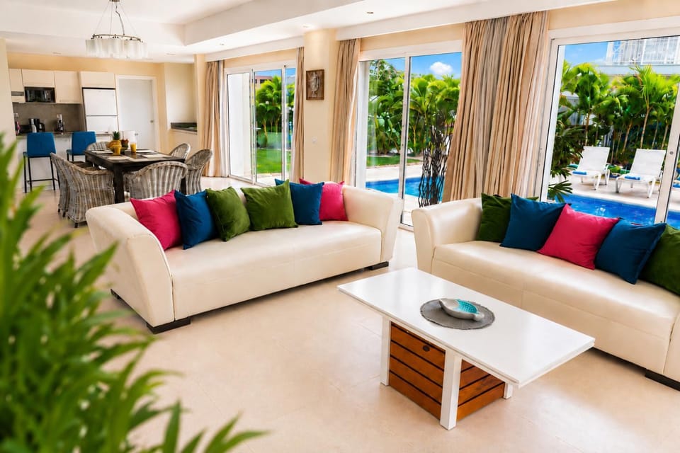 Living room, Dining area