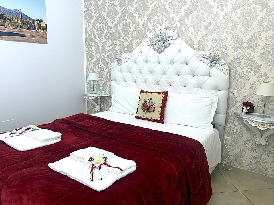 Bed, Bedroom, towels