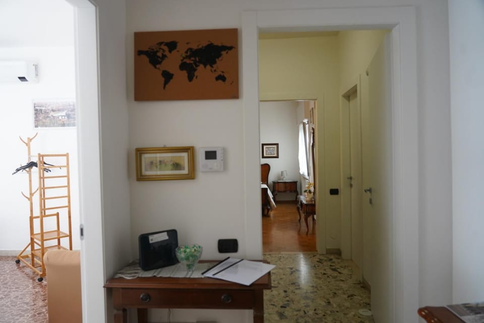 Photo of the whole room, Bedroom, hair dresser