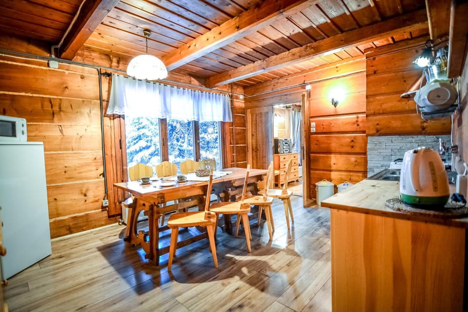 Dining area, Communal kitchen, City view, Garden view, Landmark view, Mountain view