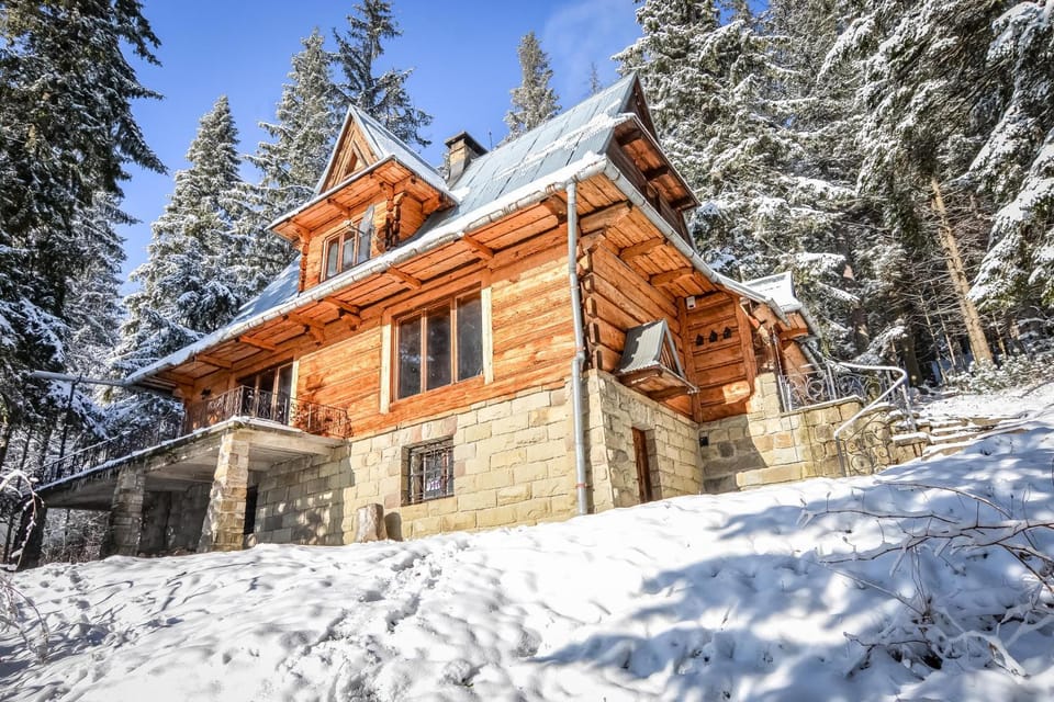 Facade/entrance, Day, Winter, Garden, Balcony/Terrace, Floor plan, City view, Garden view, Landmark view, Mountain view, Street view