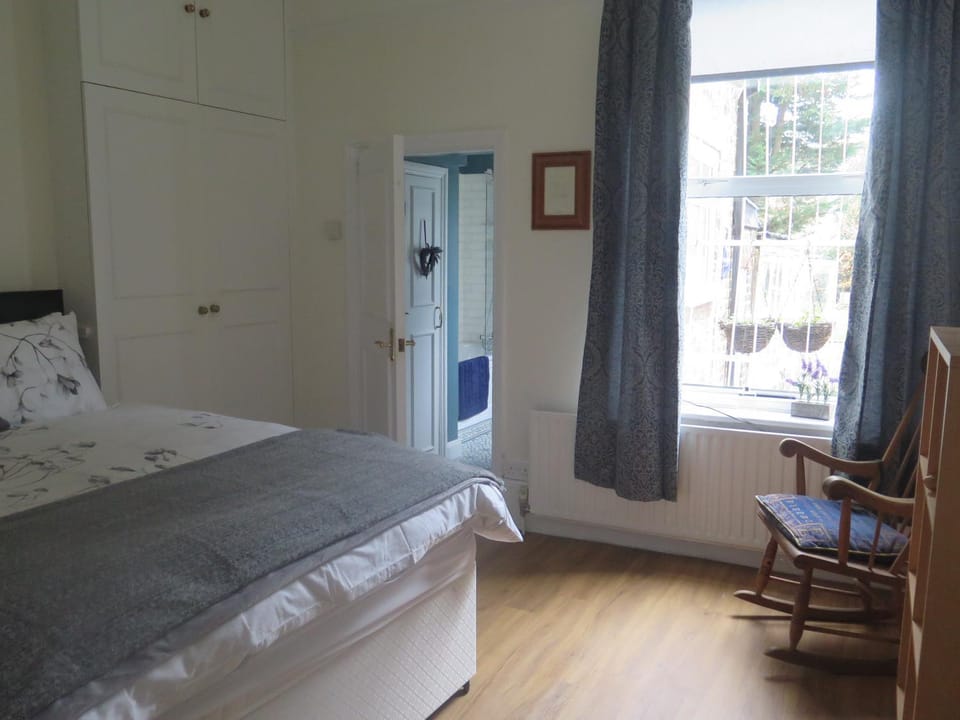 Garden Flat, Ealing Apartment in London Borough of Ealing