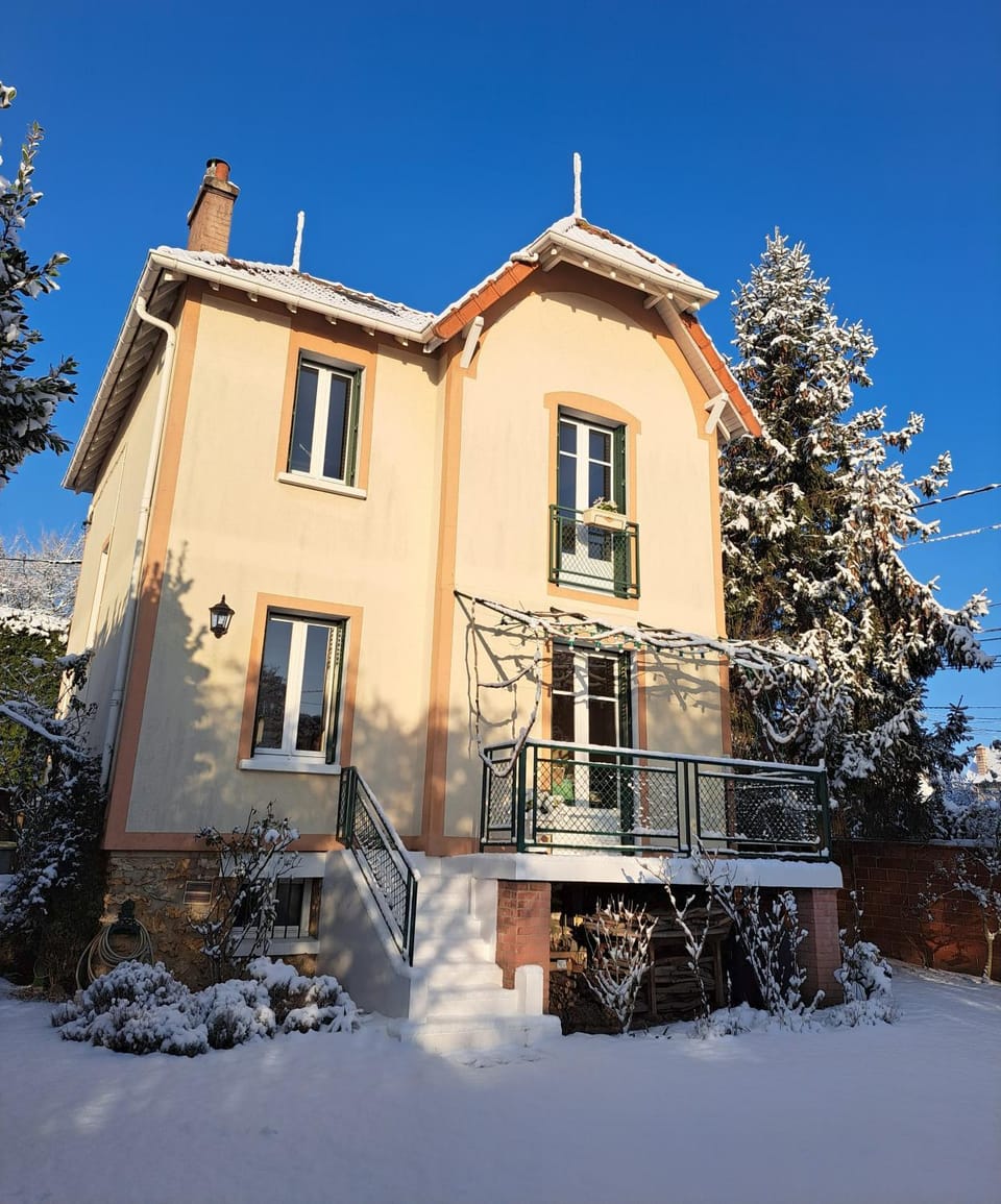 la villa des chats Bed and Breakfast in Saint-Germain-en-Laye