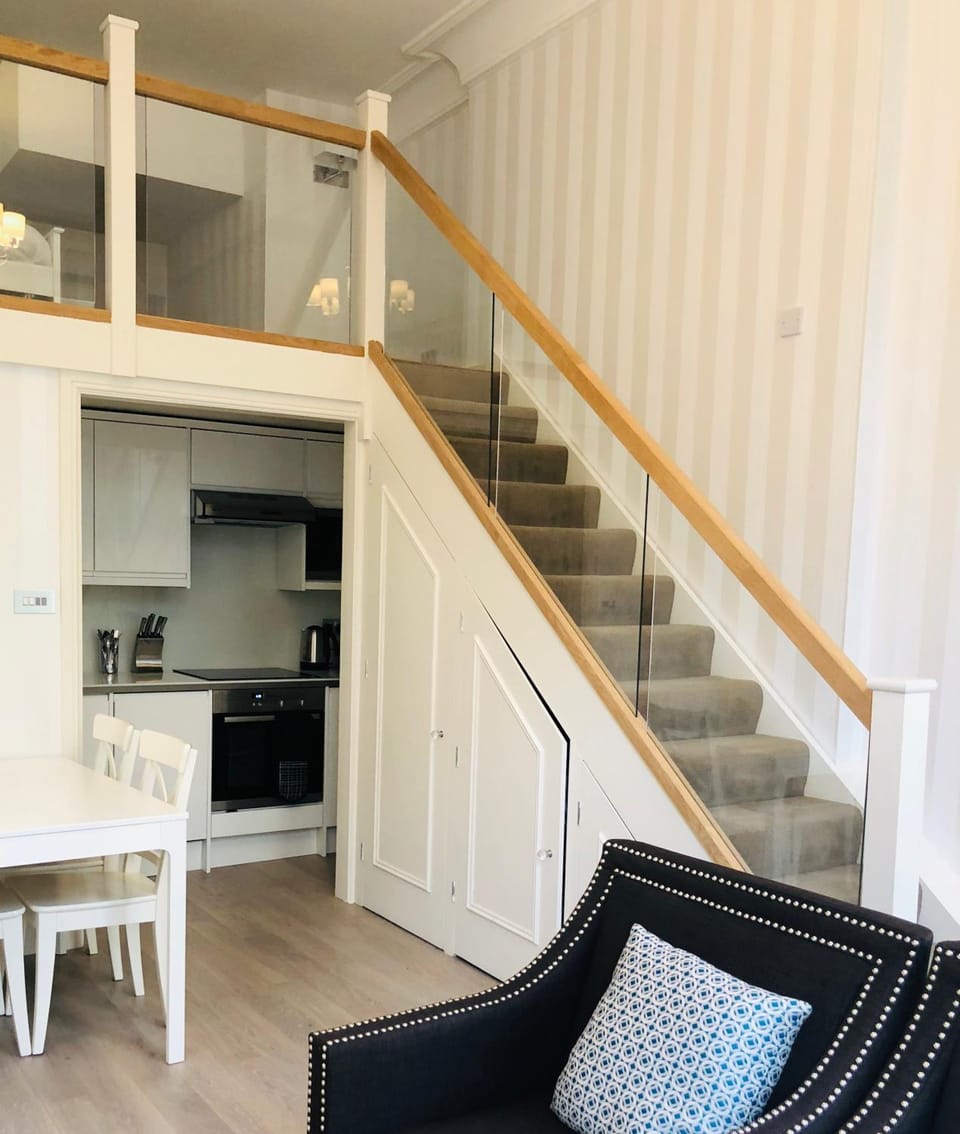 Luxury mezzanine apartment in Kensington / Earls Court Garden Square Apartment in City of Westminster