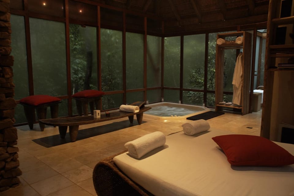 Massage, Sauna, Spa and wellness centre/facilities