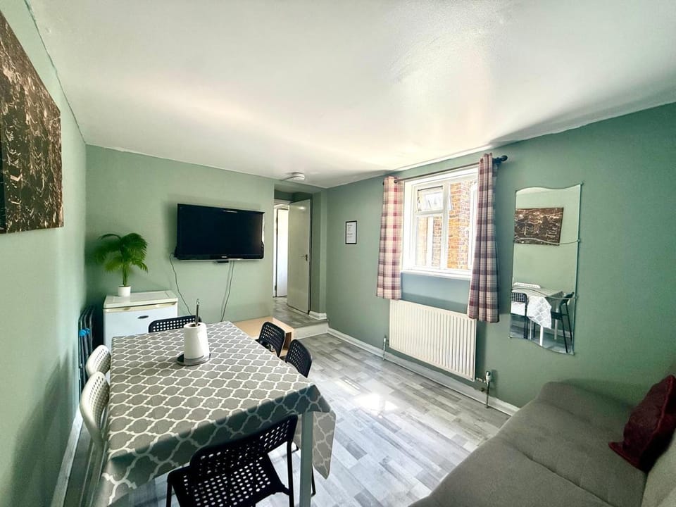 Kings Cross Guest House Apartment in London Borough of Islington