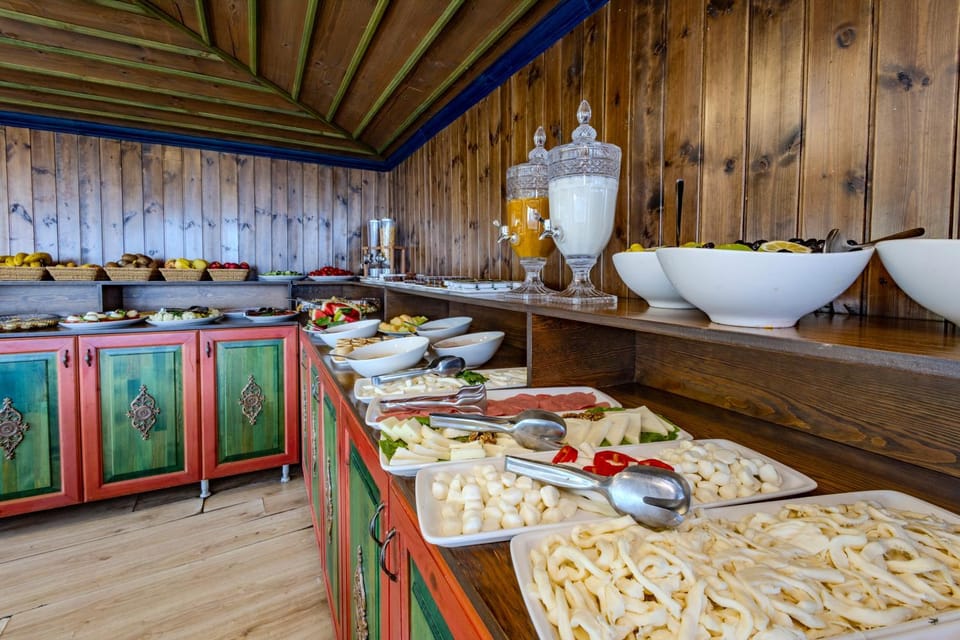 Food and drinks, Buffet breakfast