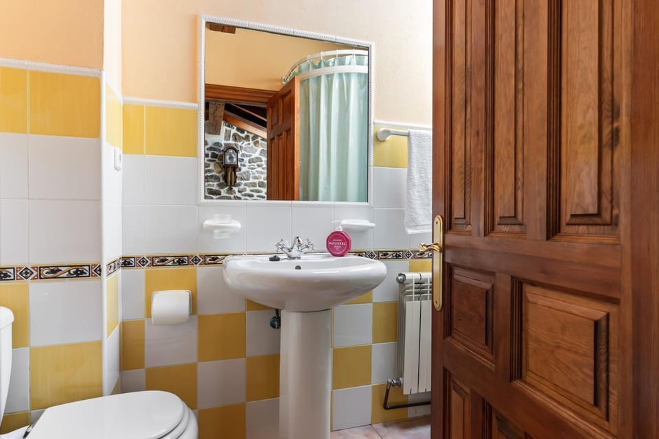 Bathroom, Living room