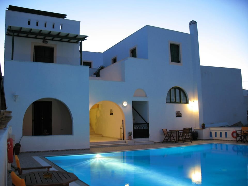 Swimming pool, Swimming pool