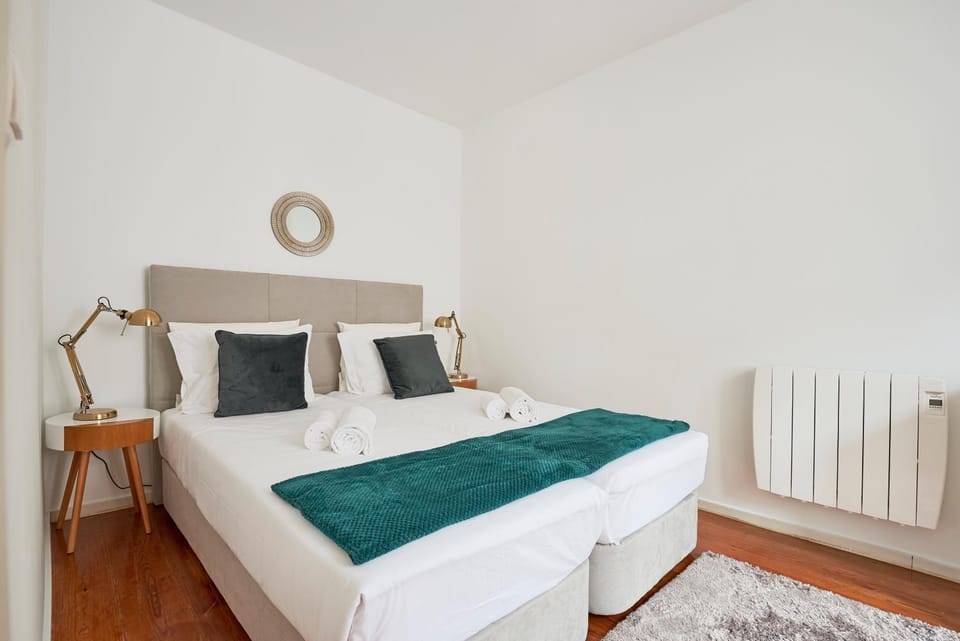 Bedroom, City view, Landmark view