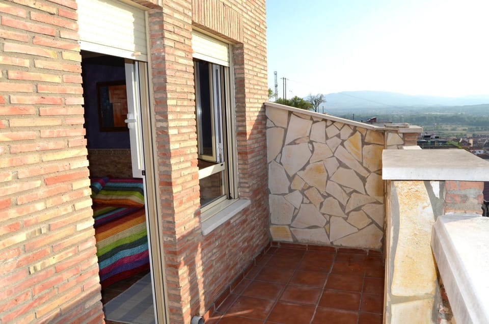 Balcony/Terrace, City view, Mountain view, Street view