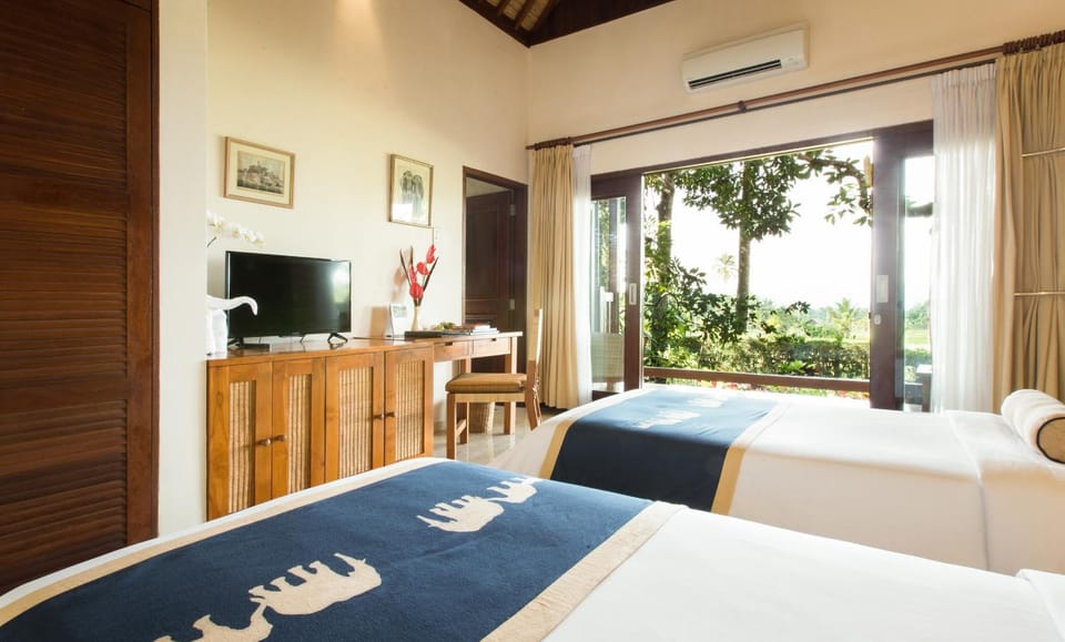 TV and multimedia, Photo of the whole room, Bedroom