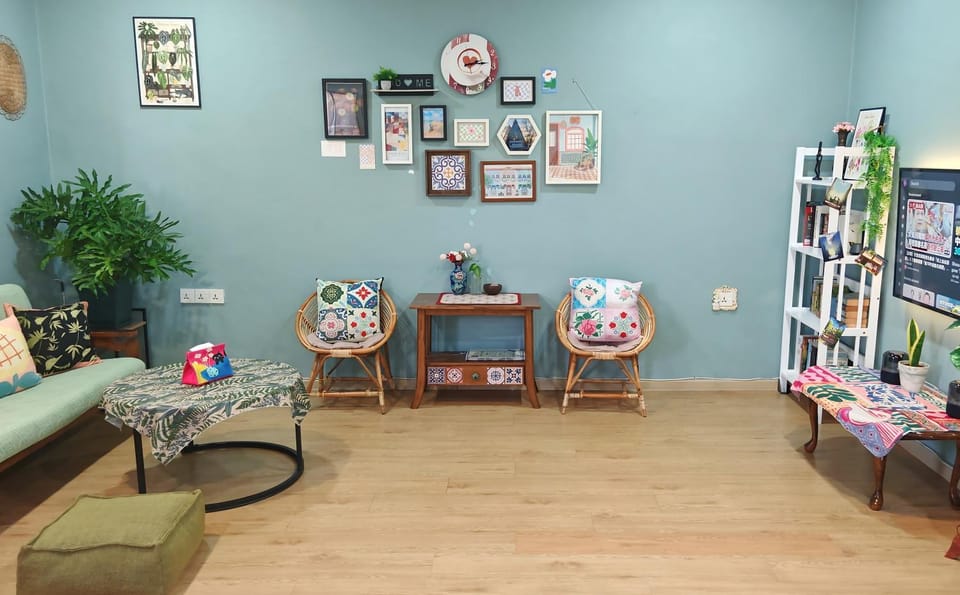 Communal lounge/ TV room, TV and multimedia, Living room, Seating area