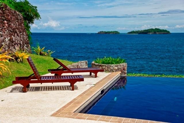 Day, Swimming pool