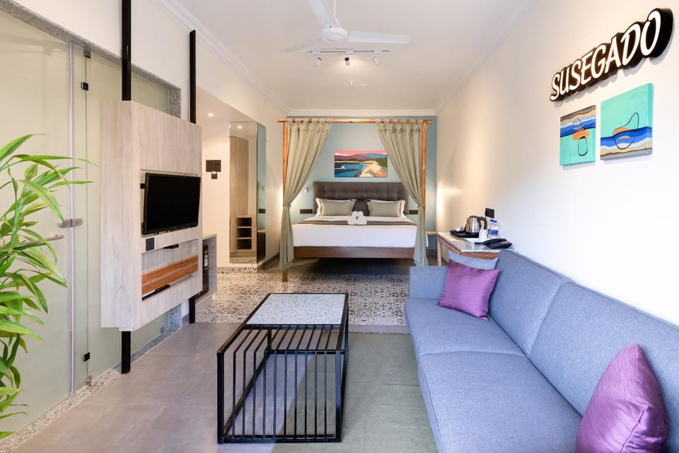Coffee/tea facilities, Seating area, Bedroom