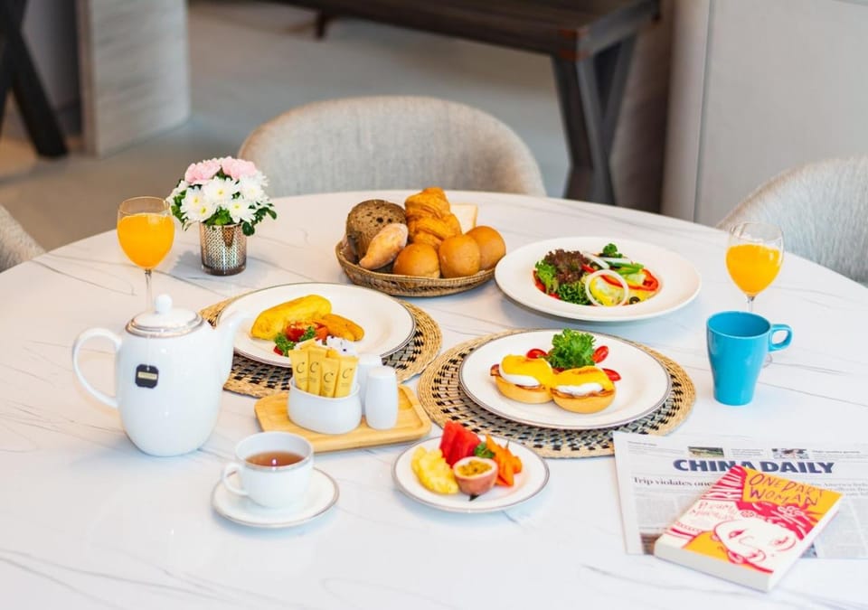 Restaurant/places to eat, Breakfast, Buffet breakfast