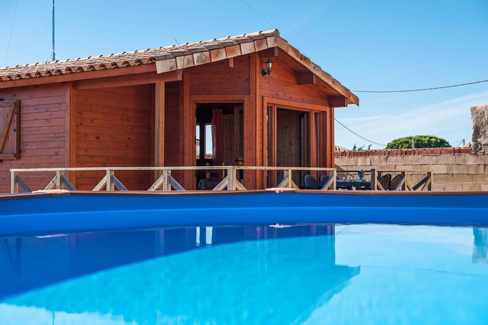 Property building, Swimming pool