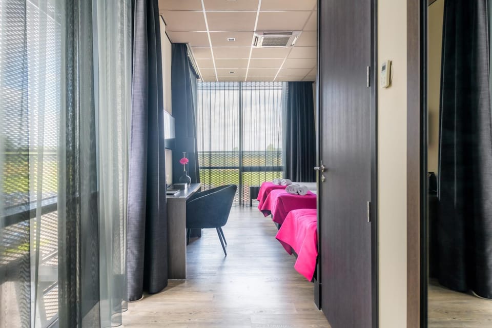 Bed, Seating area, Bedroom