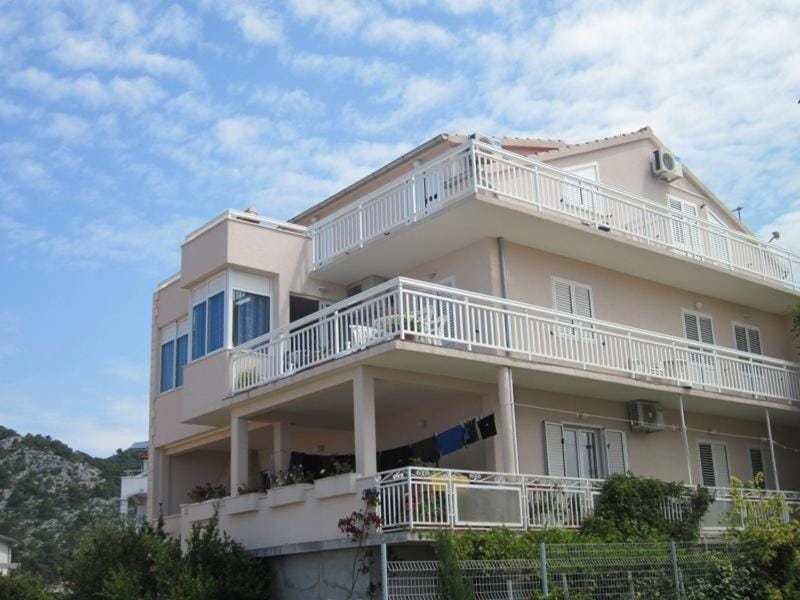 Property building, Facade/entrance, Off site