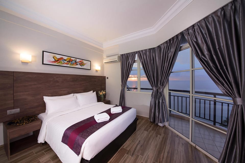 Bed, View (from property/room), Photo of the whole room, Bedroom, Sea view