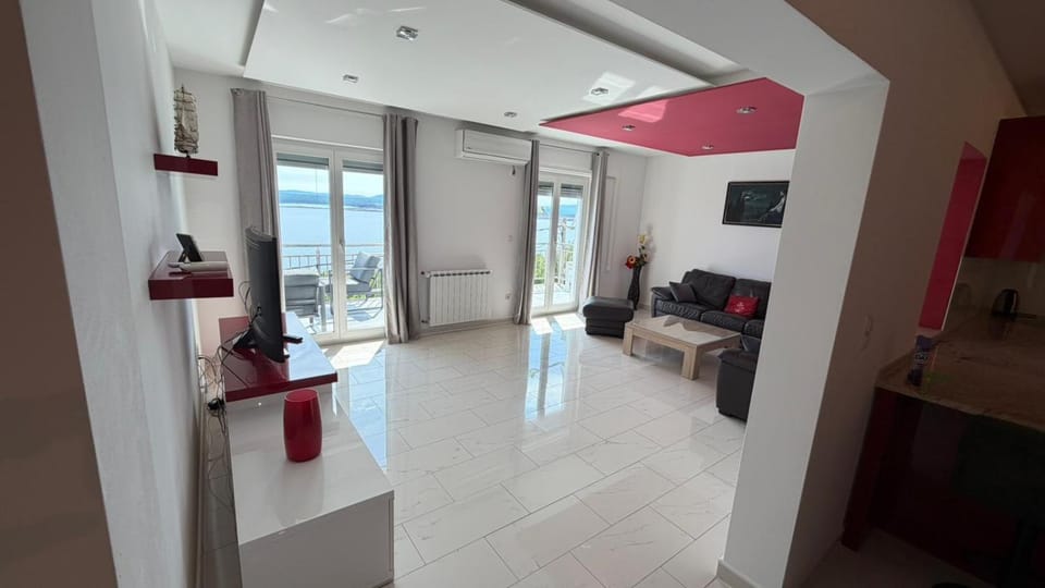 Communal lounge/ TV room, Seating area, Evening entertainment