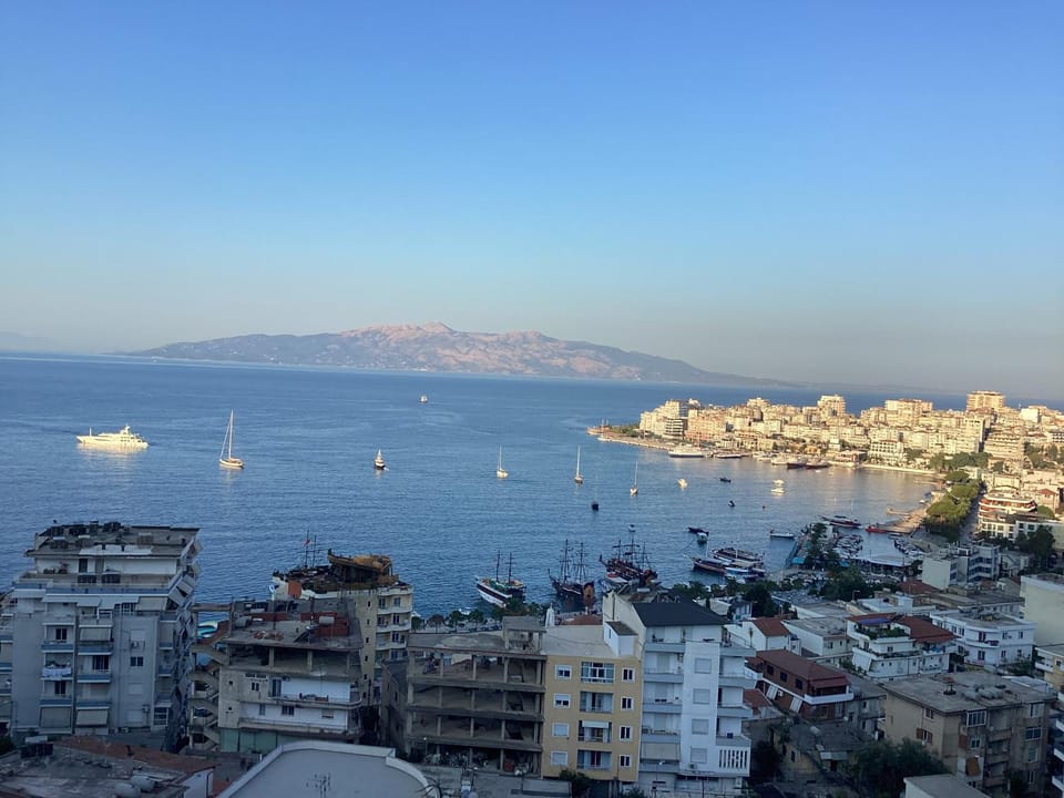 City view, Sea view