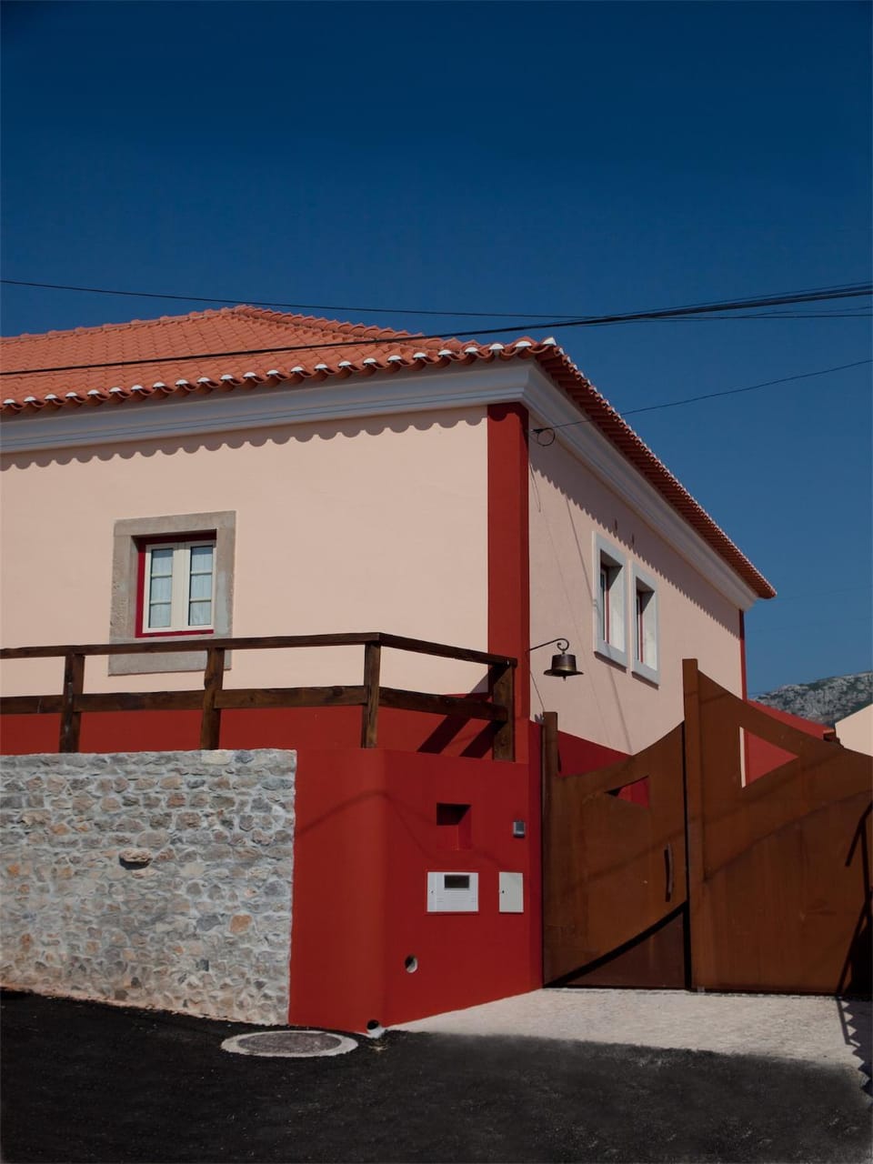 Facade/entrance