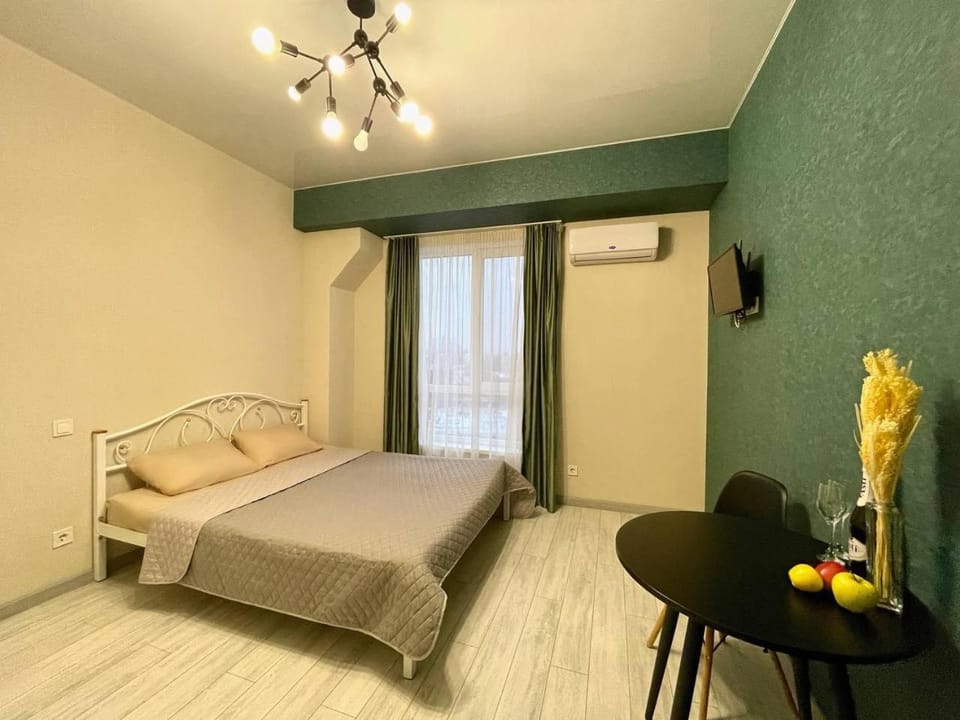 Bed, TV and multimedia, Photo of the whole room, Bedroom, air conditioner