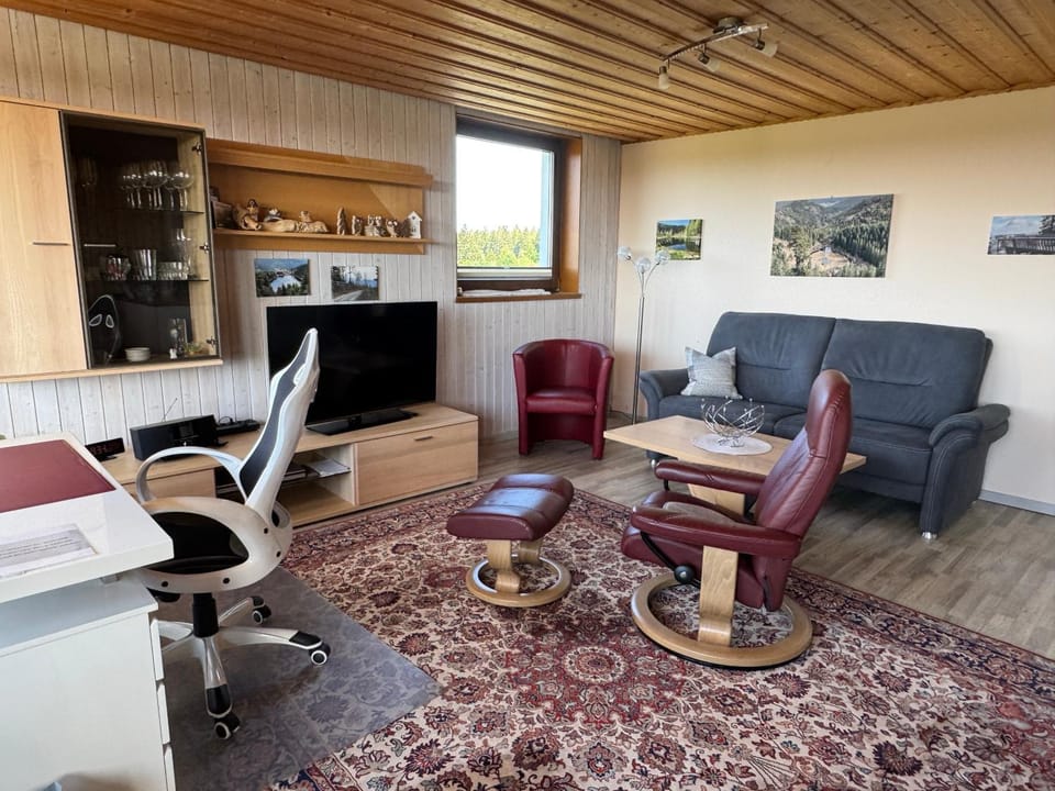TV and multimedia, Seating area