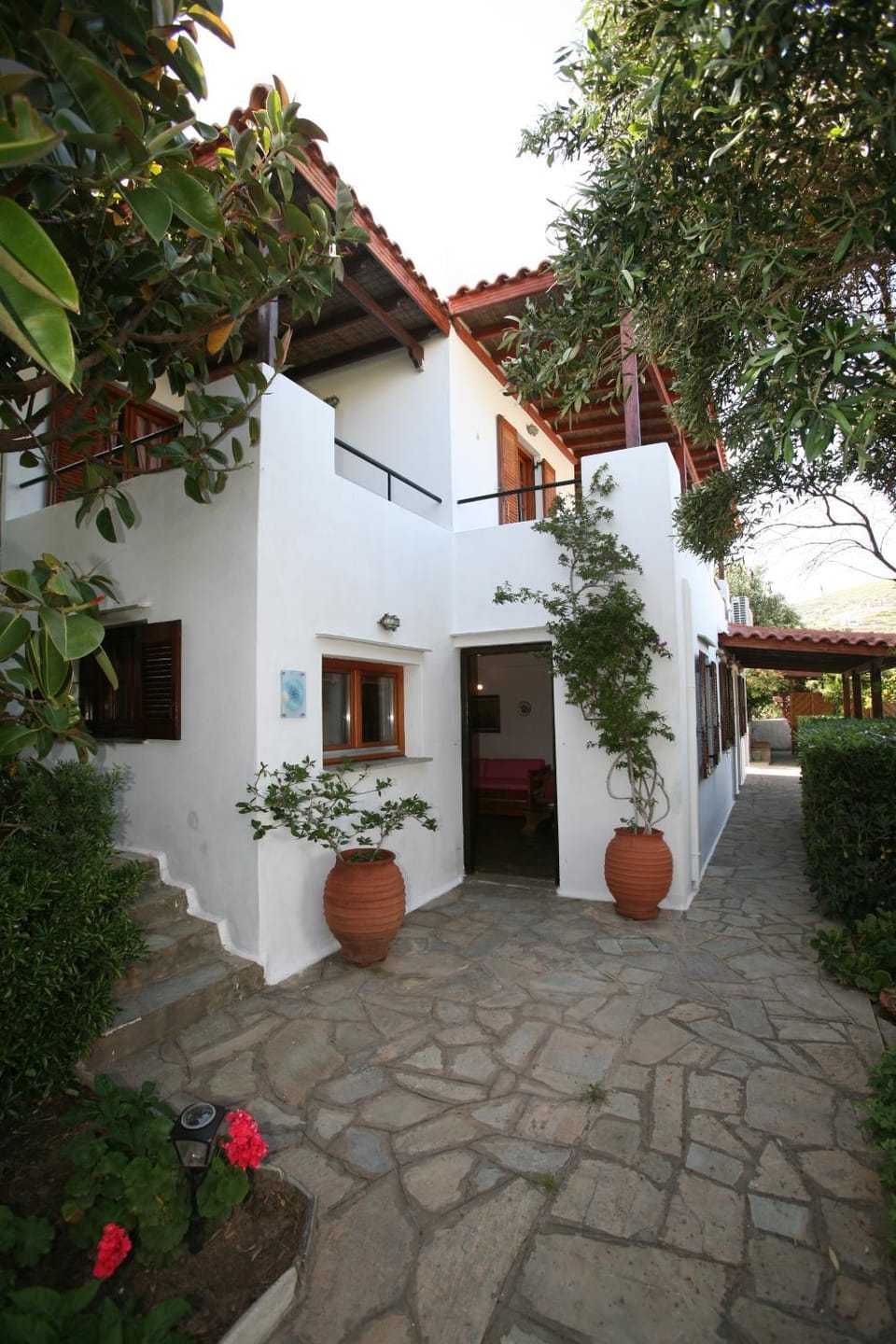 Property building, Facade/entrance, Garden