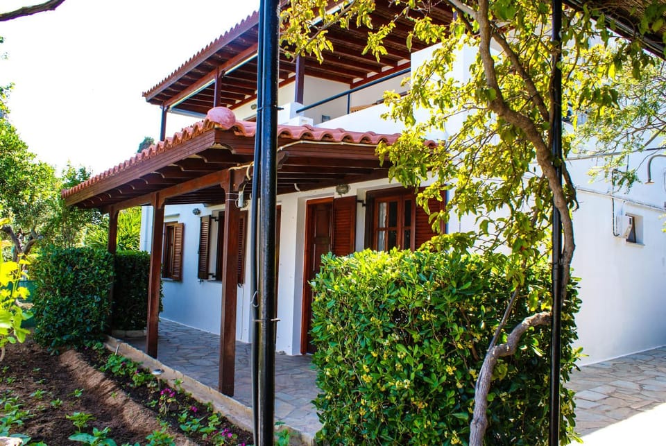 Facade/entrance, Garden, Decorative detail