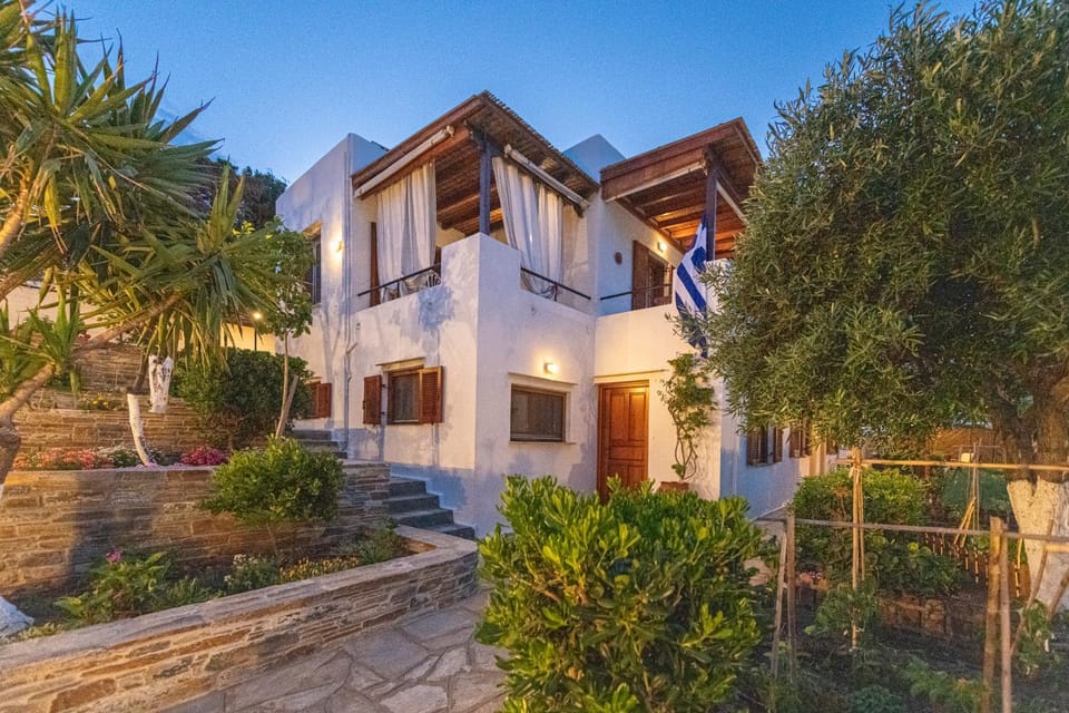 Property building, Facade/entrance, Garden