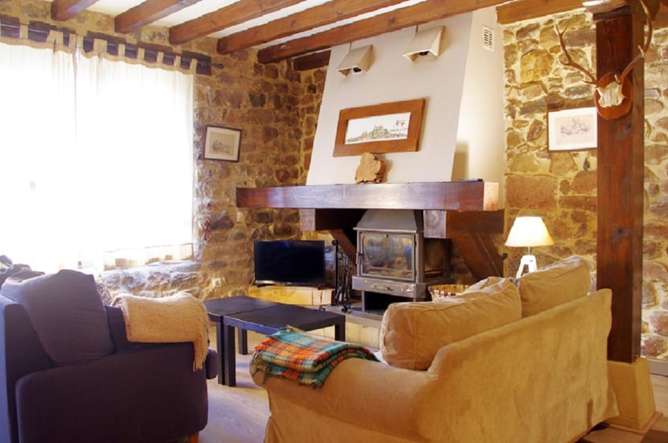 TV and multimedia, Living room, fireplace