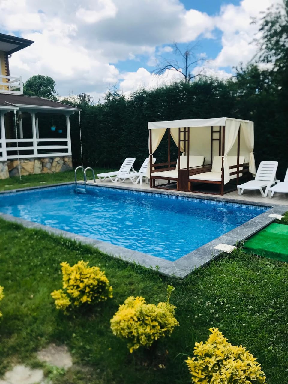 Swimming pool