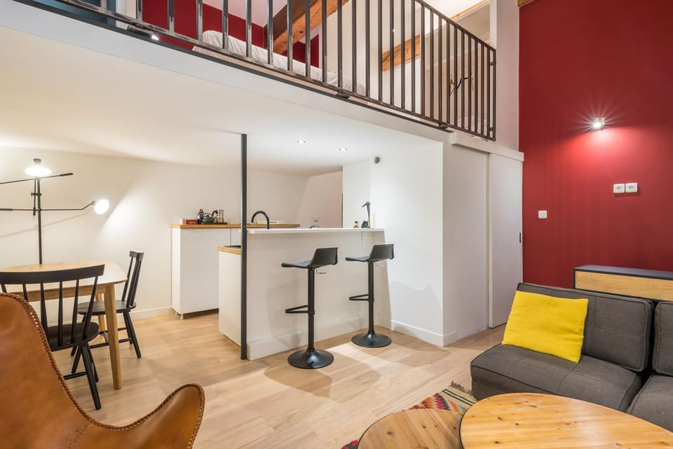 Kitchen or kitchenette, Living room, Dining area