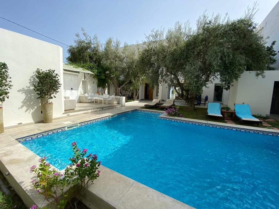 Property building, Swimming pool