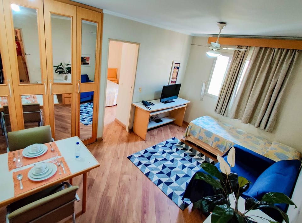 TV and multimedia, Kitchen or kitchenette, Living room, Photo of the whole room, Dining area, Bedroom, hair dresser