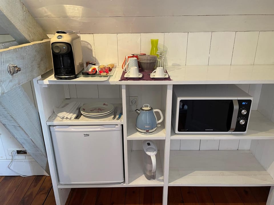 Coffee/tea facilities, Food and drinks, microwave