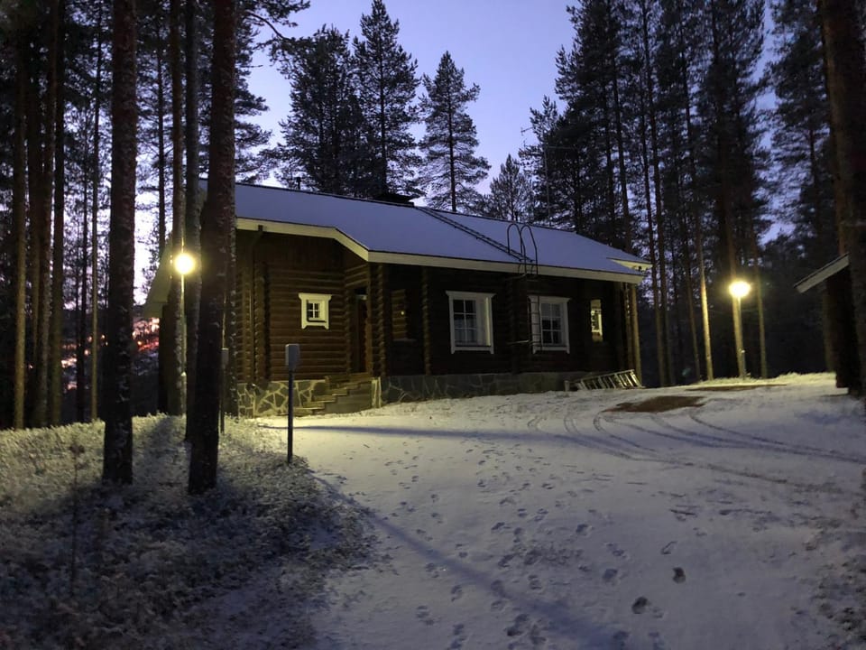 Property building, Facade/entrance, Winter