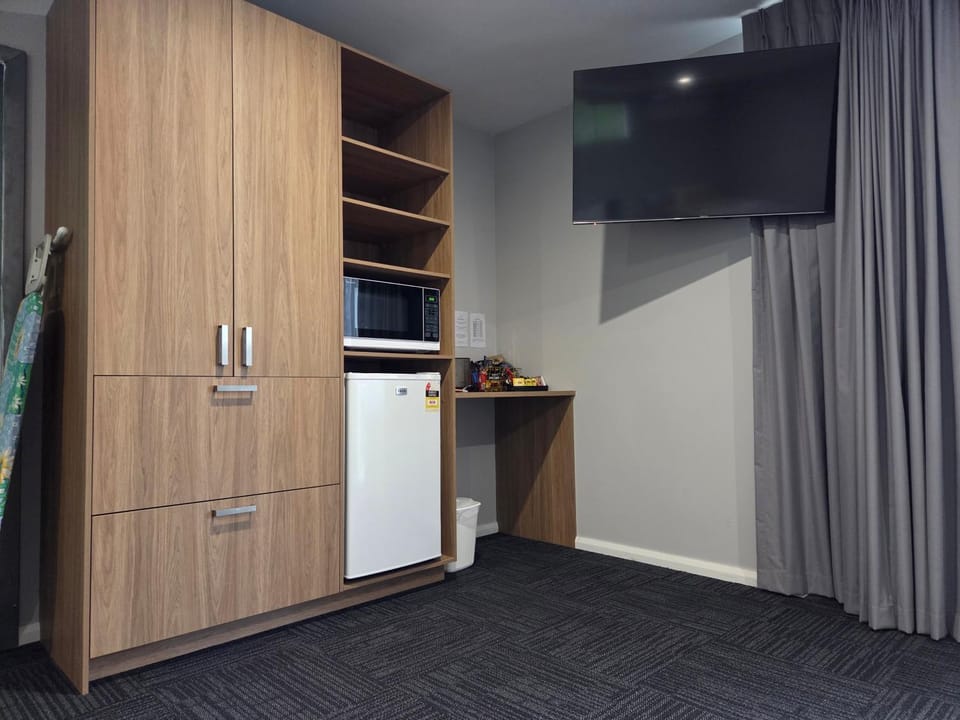 Hive Hotel, Moruya Motel in Moruya