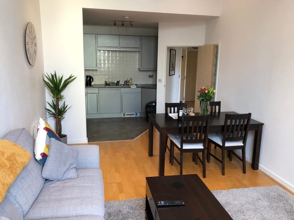 Stylish City Centre Apartment Apartment in Cardiff