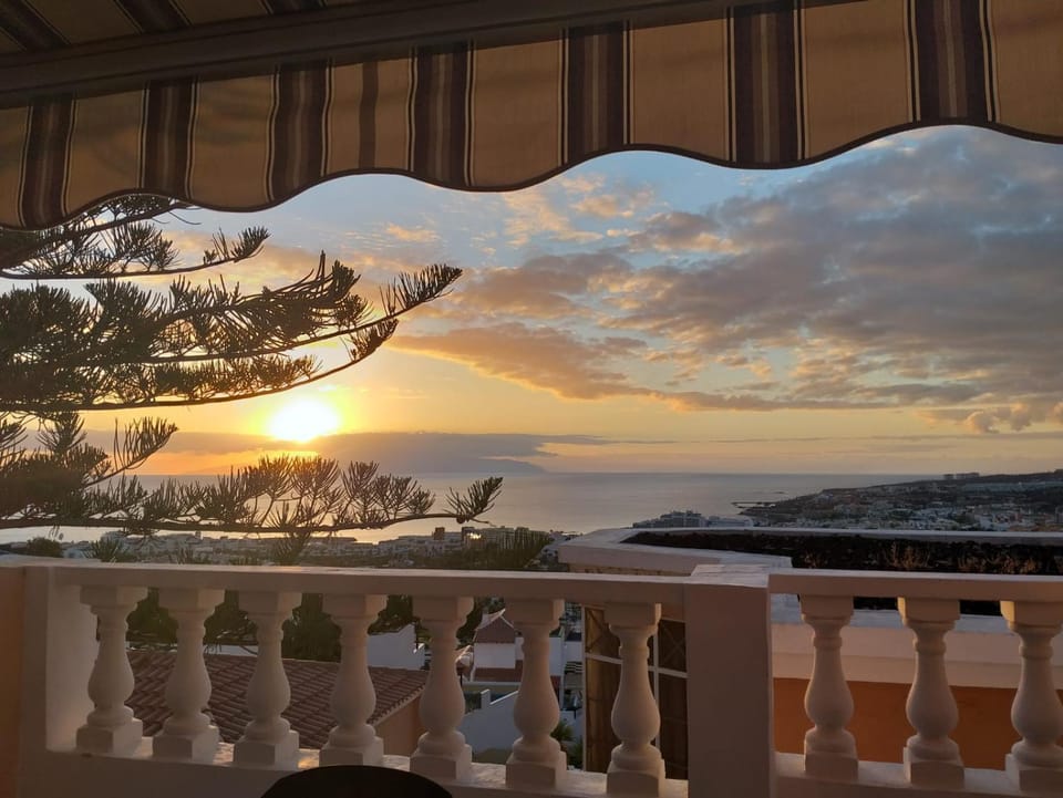 Nearby landmark, Day, Natural landscape, View (from property/room), Balcony/Terrace, Mountain view, Sea view, Sunset