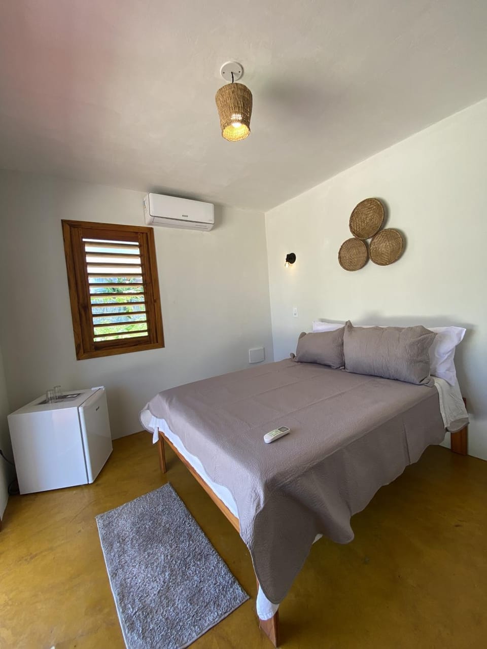 Bed, Photo of the whole room, Bedroom, minibar, air conditioner