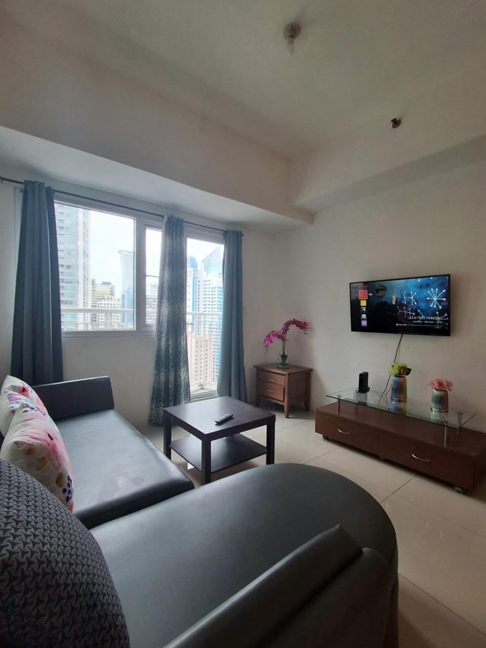 Spacious 2BR in Jazz Residences Makati Apartment in Makati