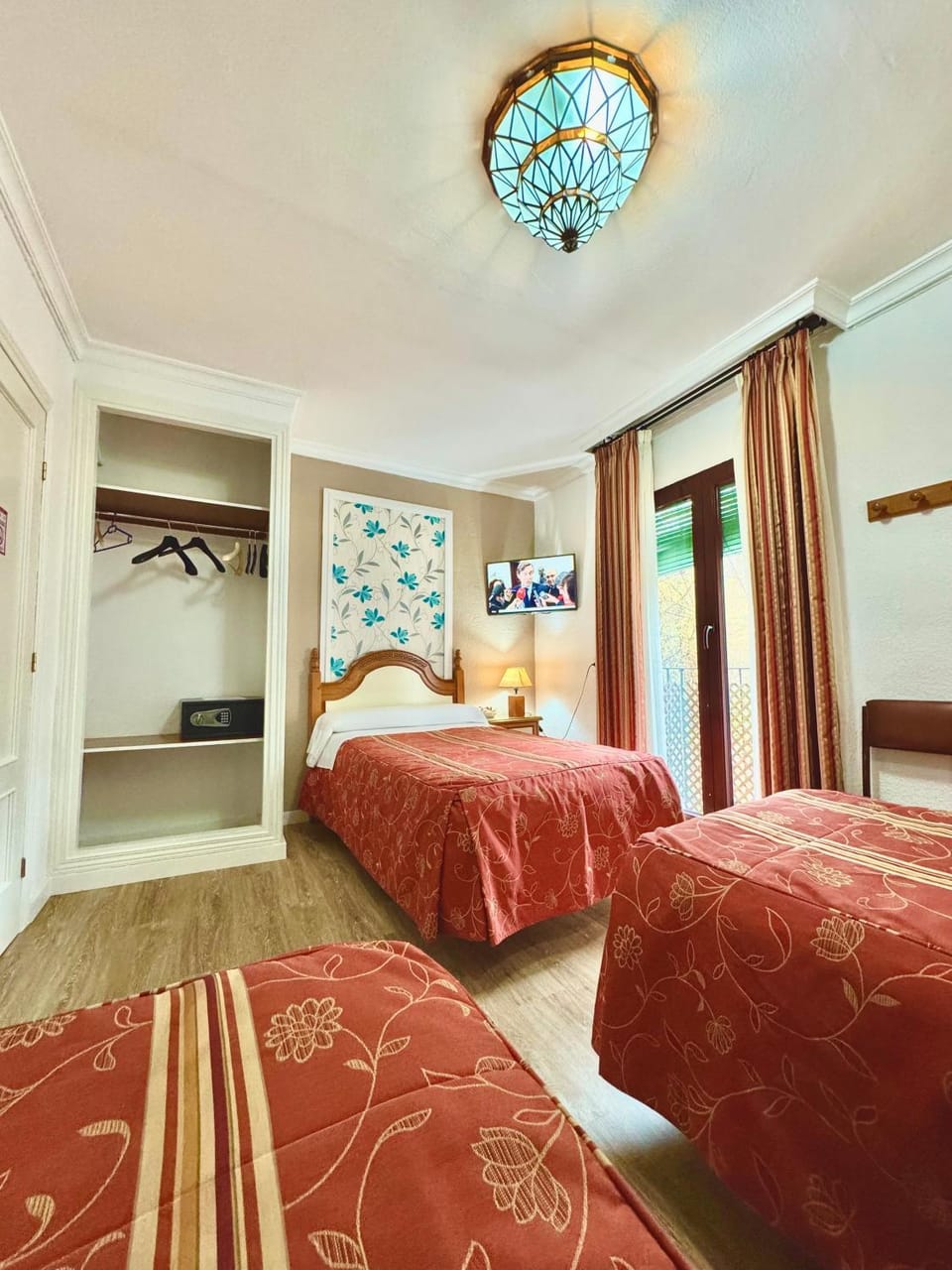 TV and multimedia, Photo of the whole room, City view, Garden view, hair dryier, heating, safe, wardrobe, air conditioner