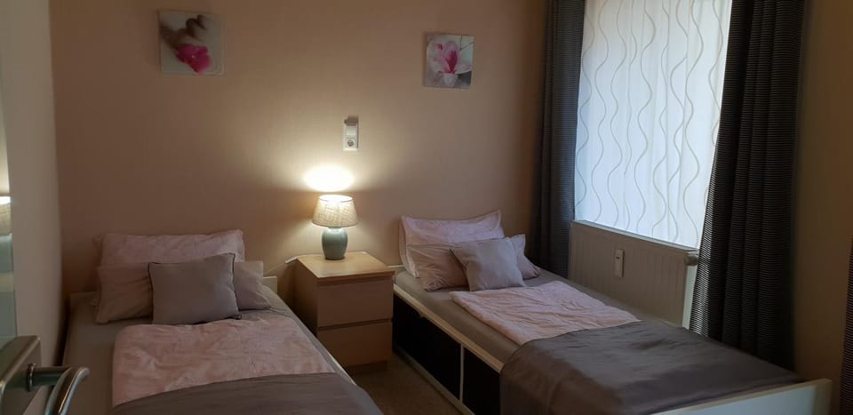 flats-4u - Cosy, quiet & clean apartments in the city ( Apt. 1 ) Apartment in Bonn