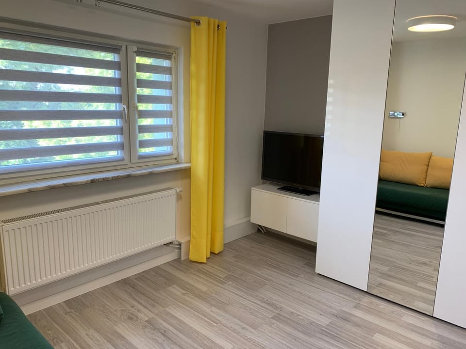 Comfortable Studio only 20 minutes from International Conference Center Katowice best place for WUF2022 EEC TNF OFF etc Apartment in Poland