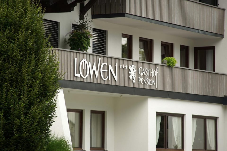 Day, Property logo or sign